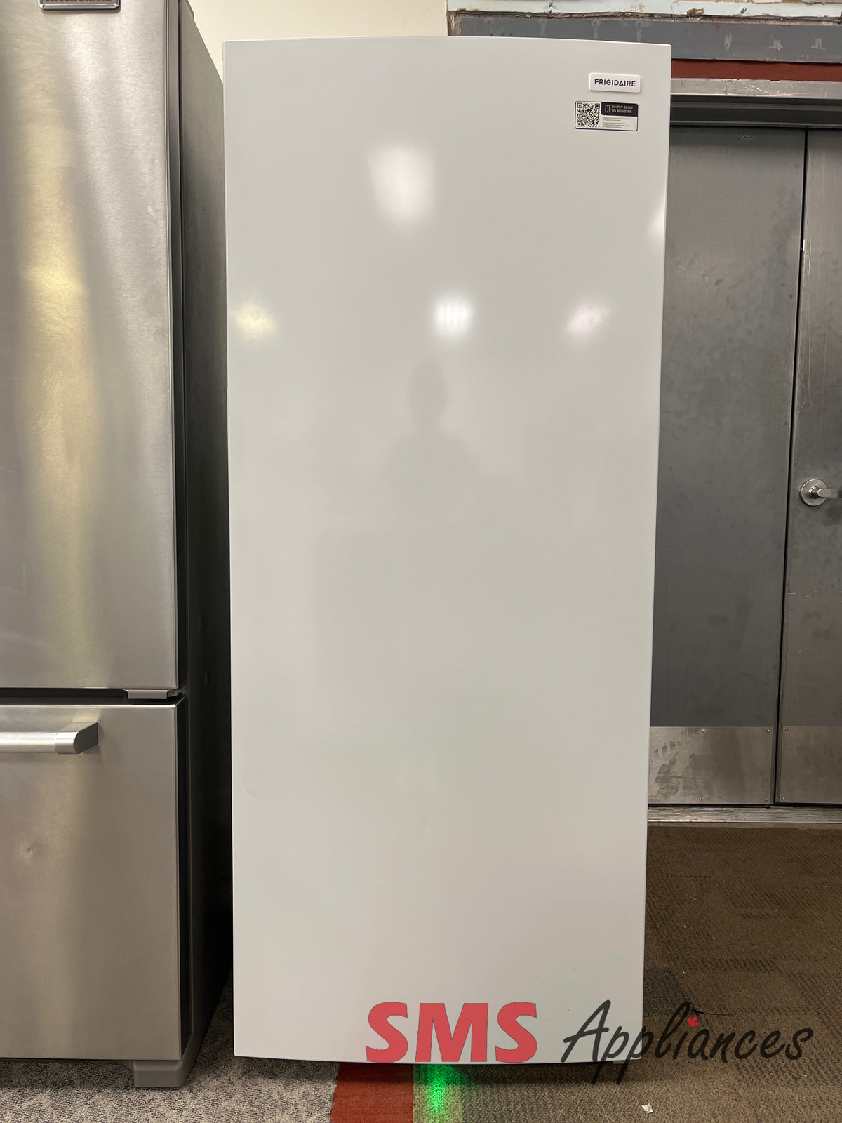 Refurbished Freezers FFUE1326AW Frigidaire - Image 1