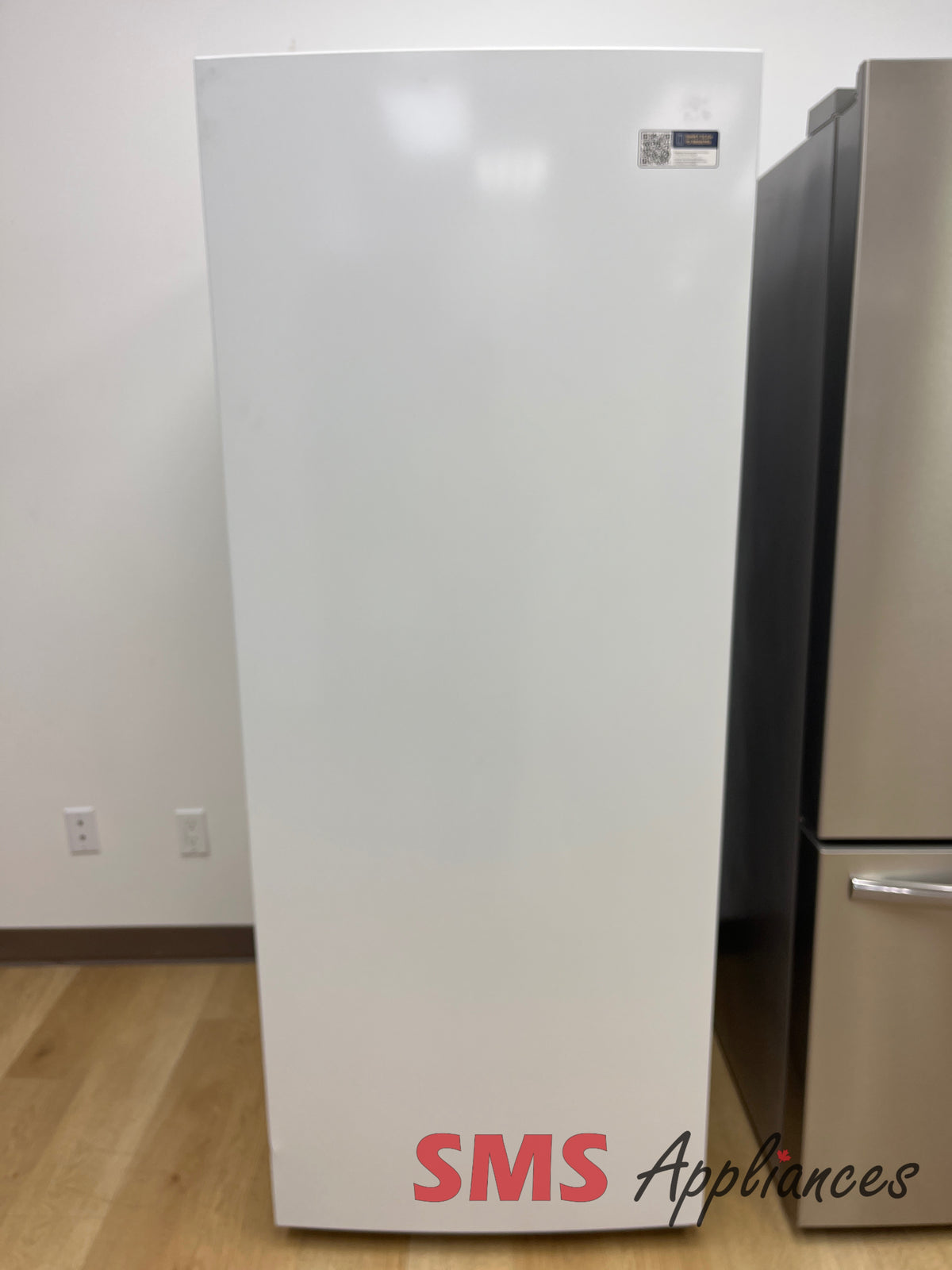Refurbished Freezers FFUE1826AW Frigidaire - Image 1