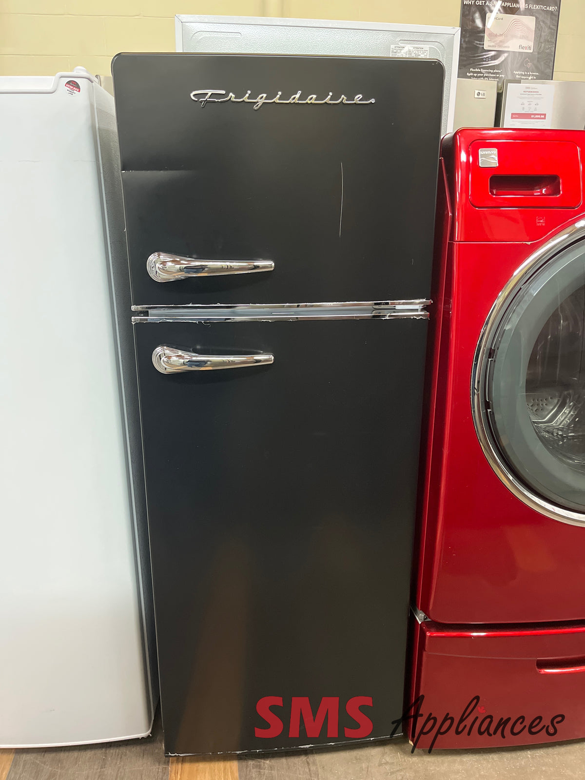 Refurbished Fridges EFR789 BLACK 6COM Frigidaire - Image 1