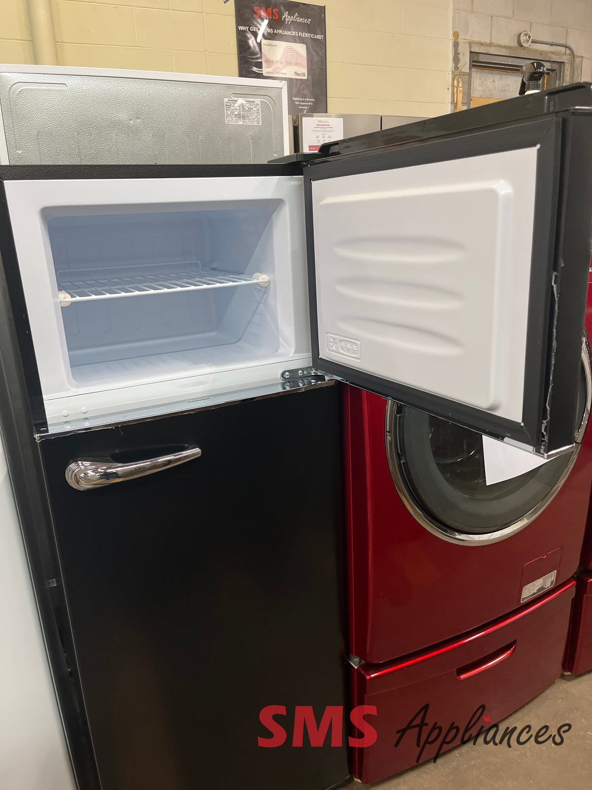 Refurbished Fridges EFR789 BLACK 6COM Frigidaire - Image 3