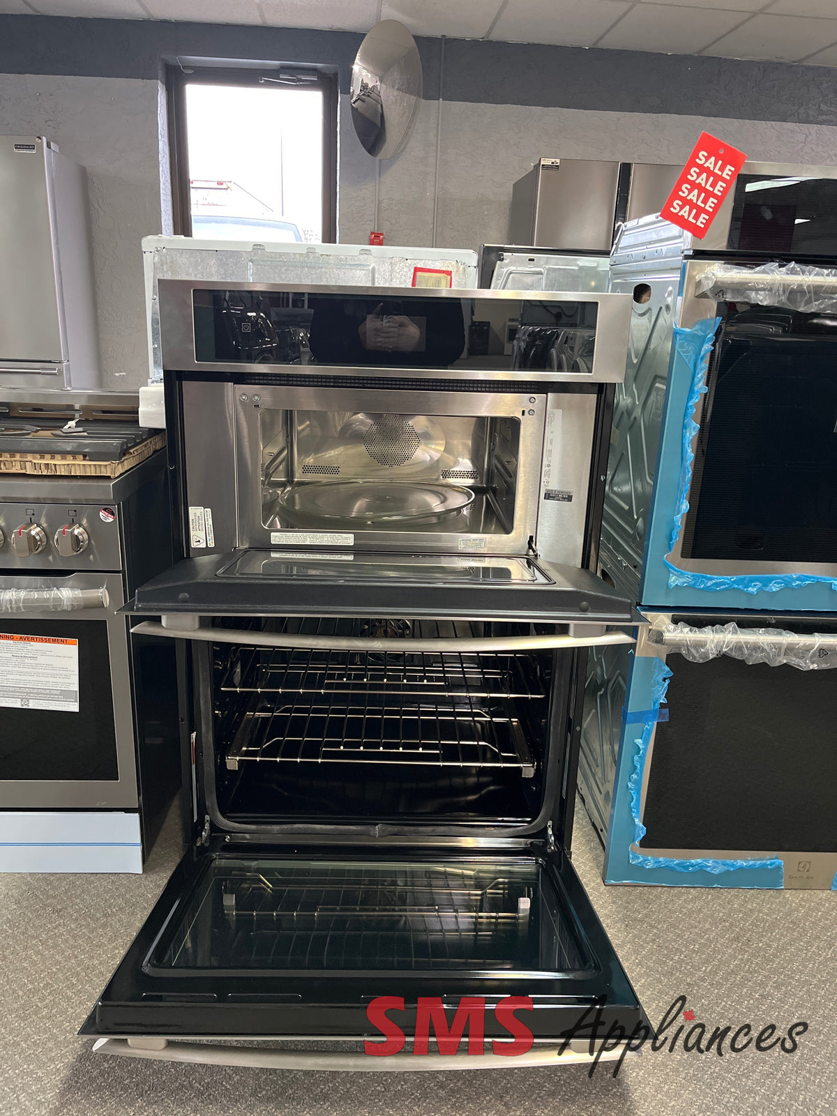 JMW2430DS refurbished oven photo at SMS Appliances Medicine Hat