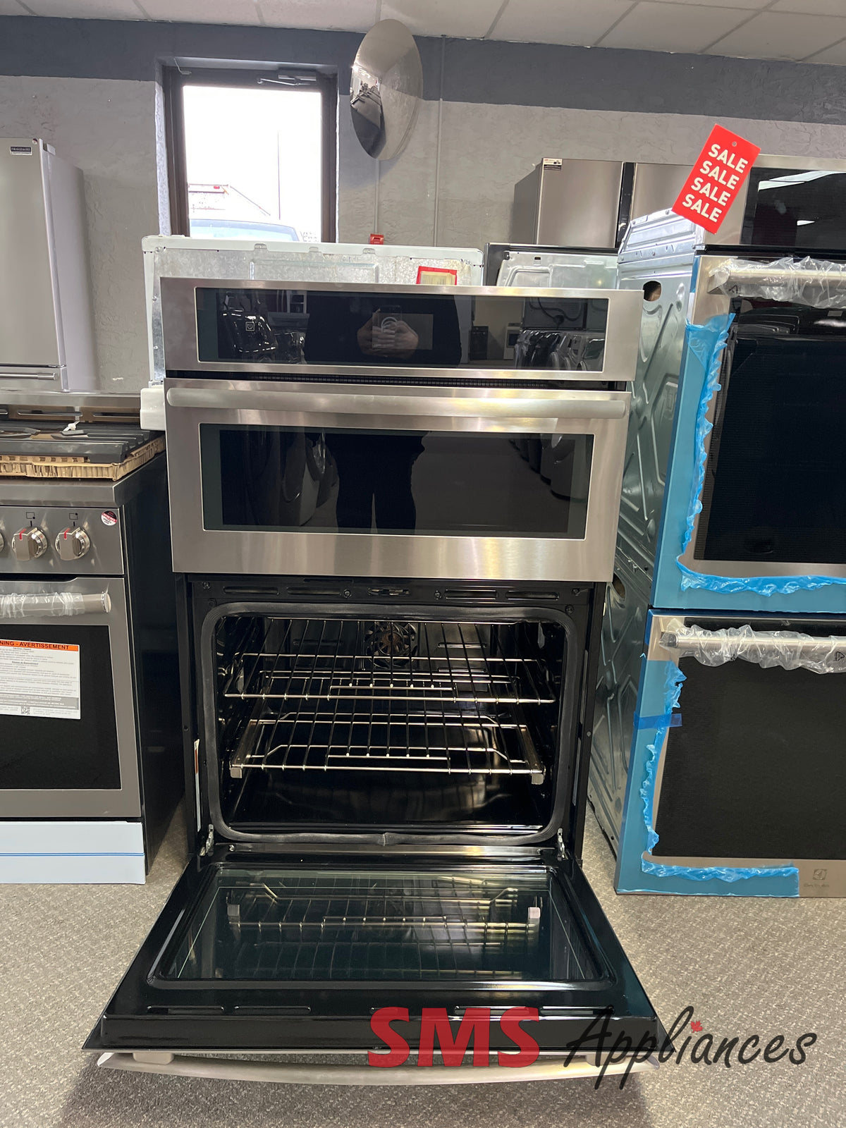 JMW2430DS refurbished oven view - for sale in Medicine Hat