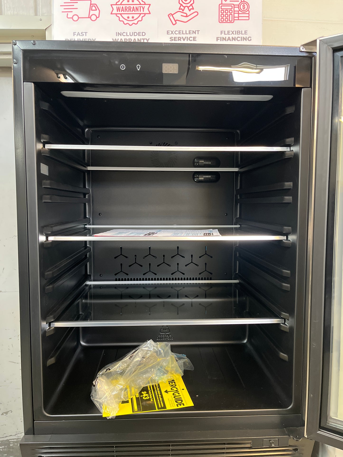 Refurbished – 24" Wine Cooler Frigidaire FFGBC5334VS