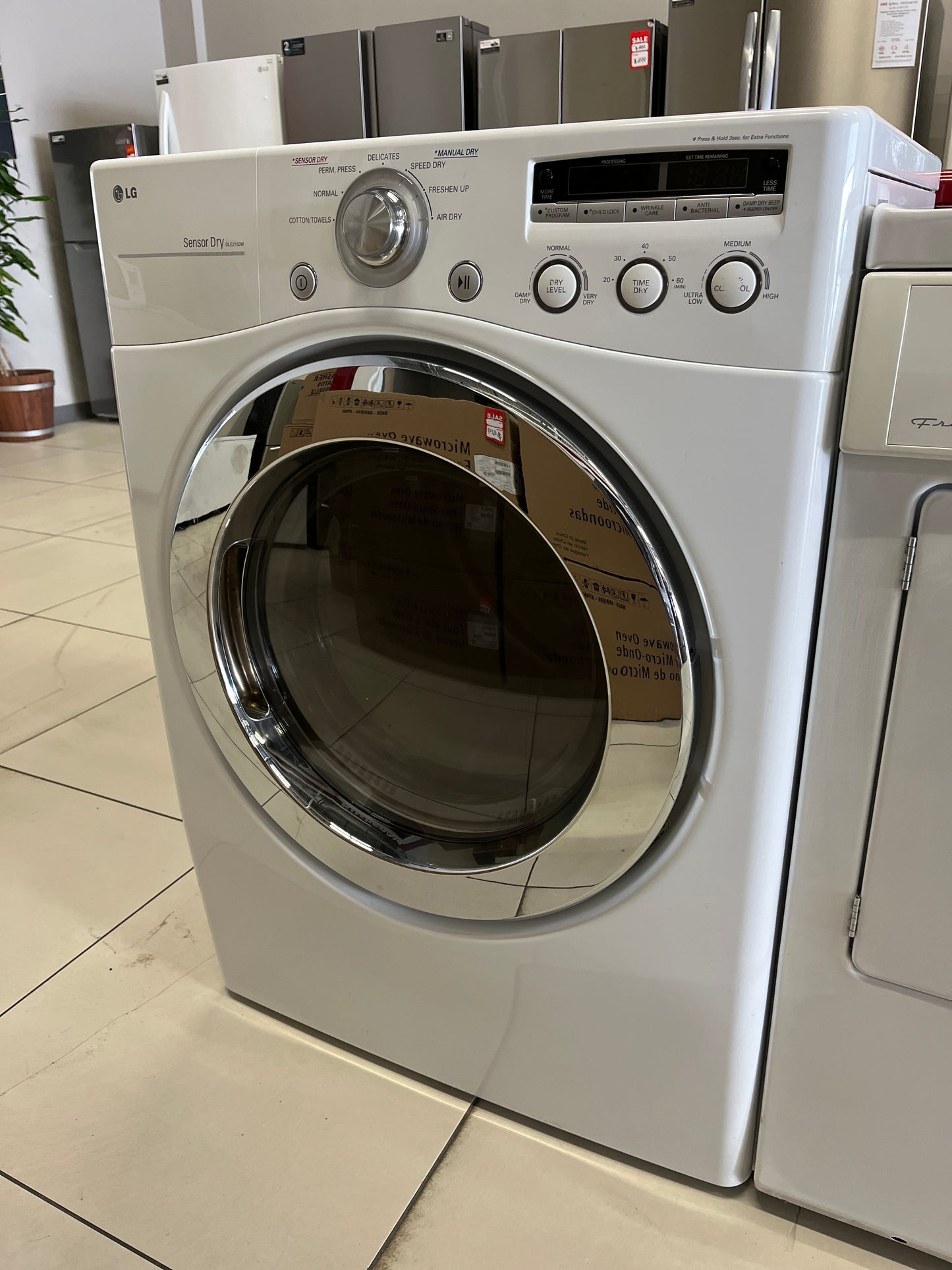 Refurbished – 27" Dryer LG DLE2150W