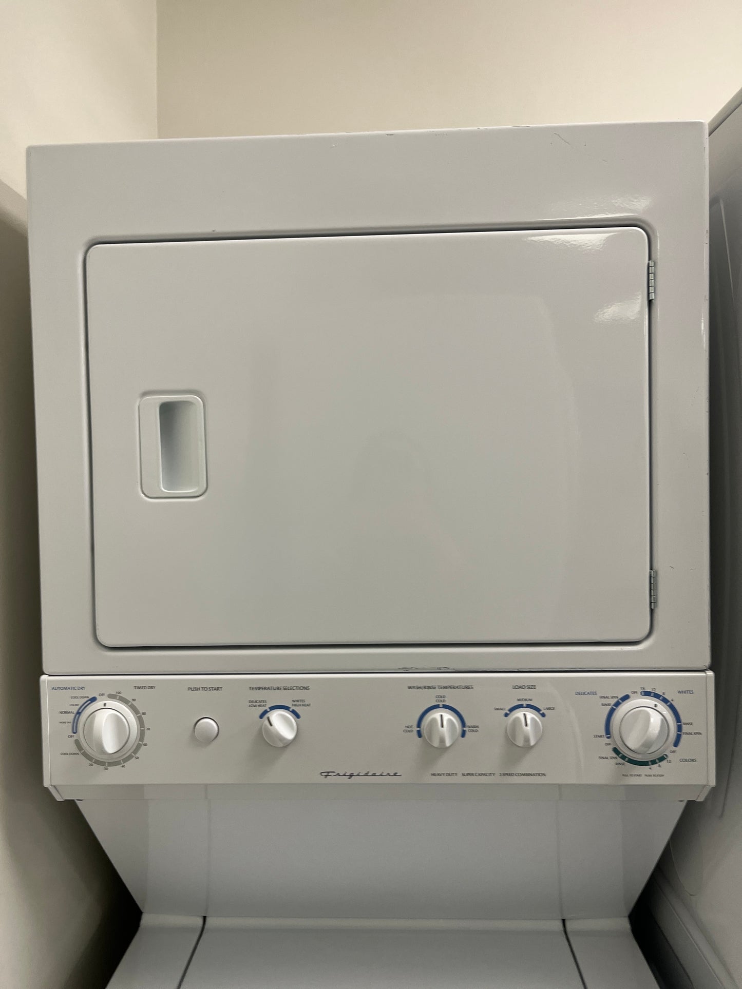 Refurbished – 27" Laundry Set Frigidaire FEZ831CAS