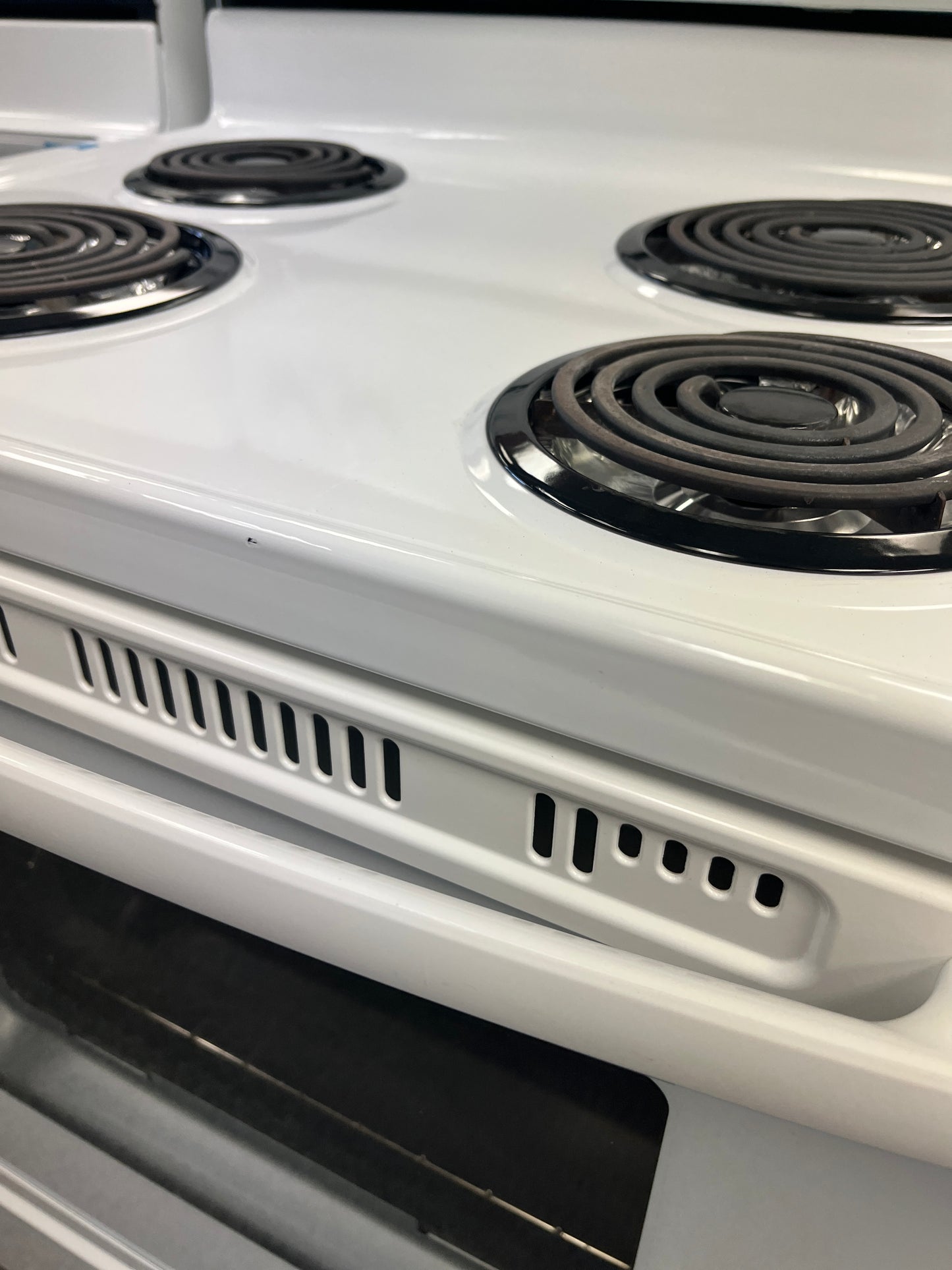 Refurbished – 30" Stove Amana  YACR4330BCW