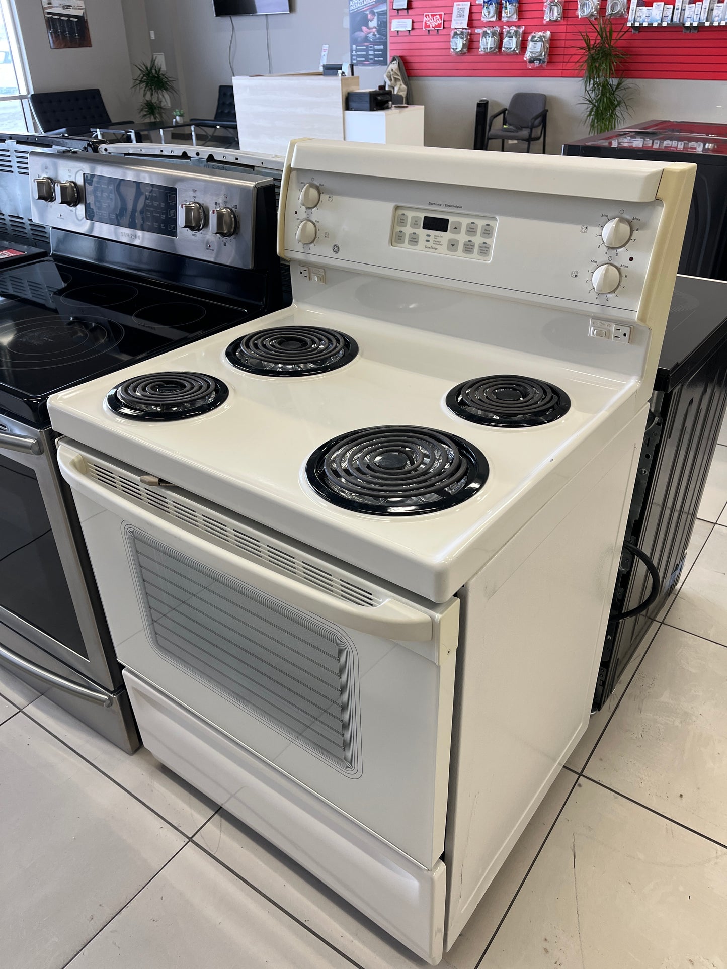Refurbished – 30" Stove GE GRSL3640ZCC-3