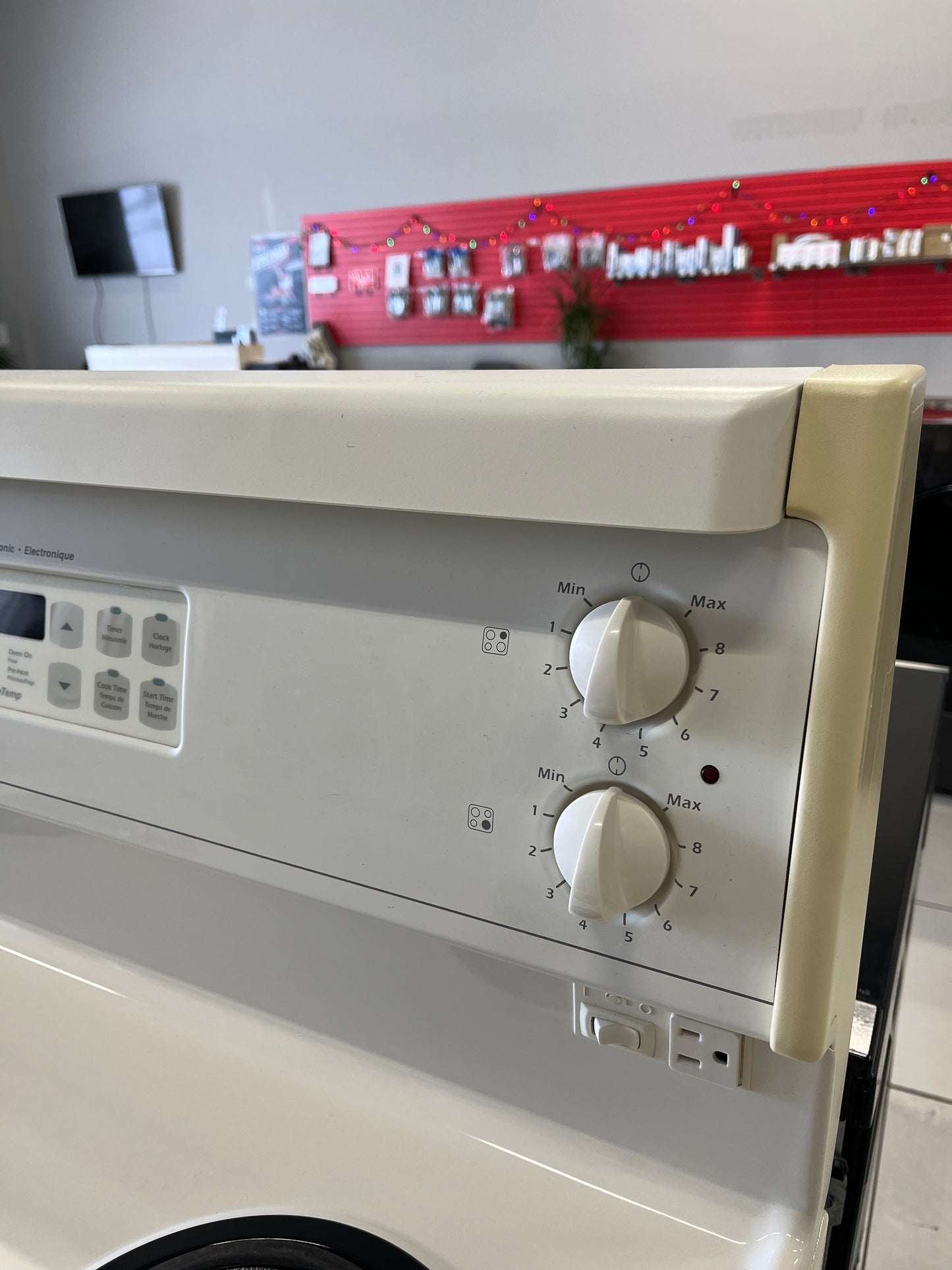 Refurbished – 30" Stove GE GRSL3640ZCC-3