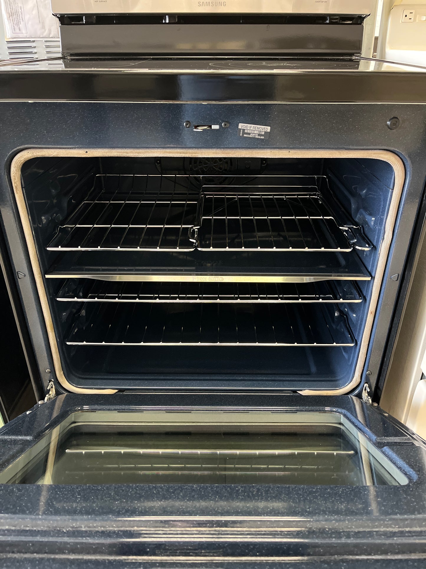 Refurbished – " Stove Samsung NE59J7750WS