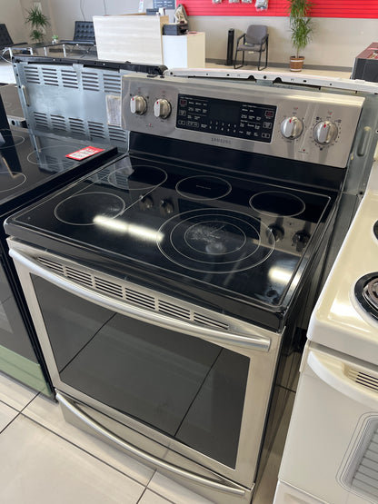 Refurbished – " Stove Samsung NE59J7750WS