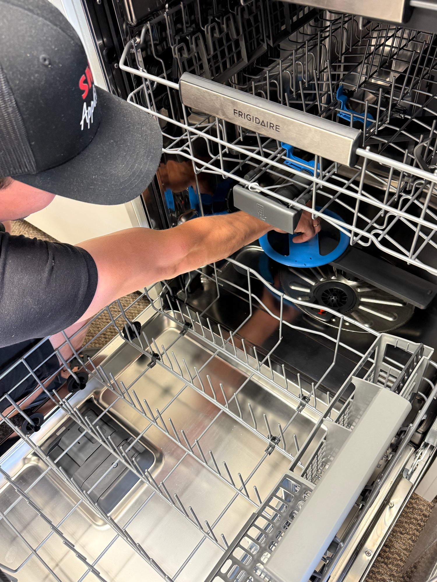 Dishwasher maintenance services in Calgary South – skilled technicians from SMS Appliances providing reliable and affordable appliance maintenance.