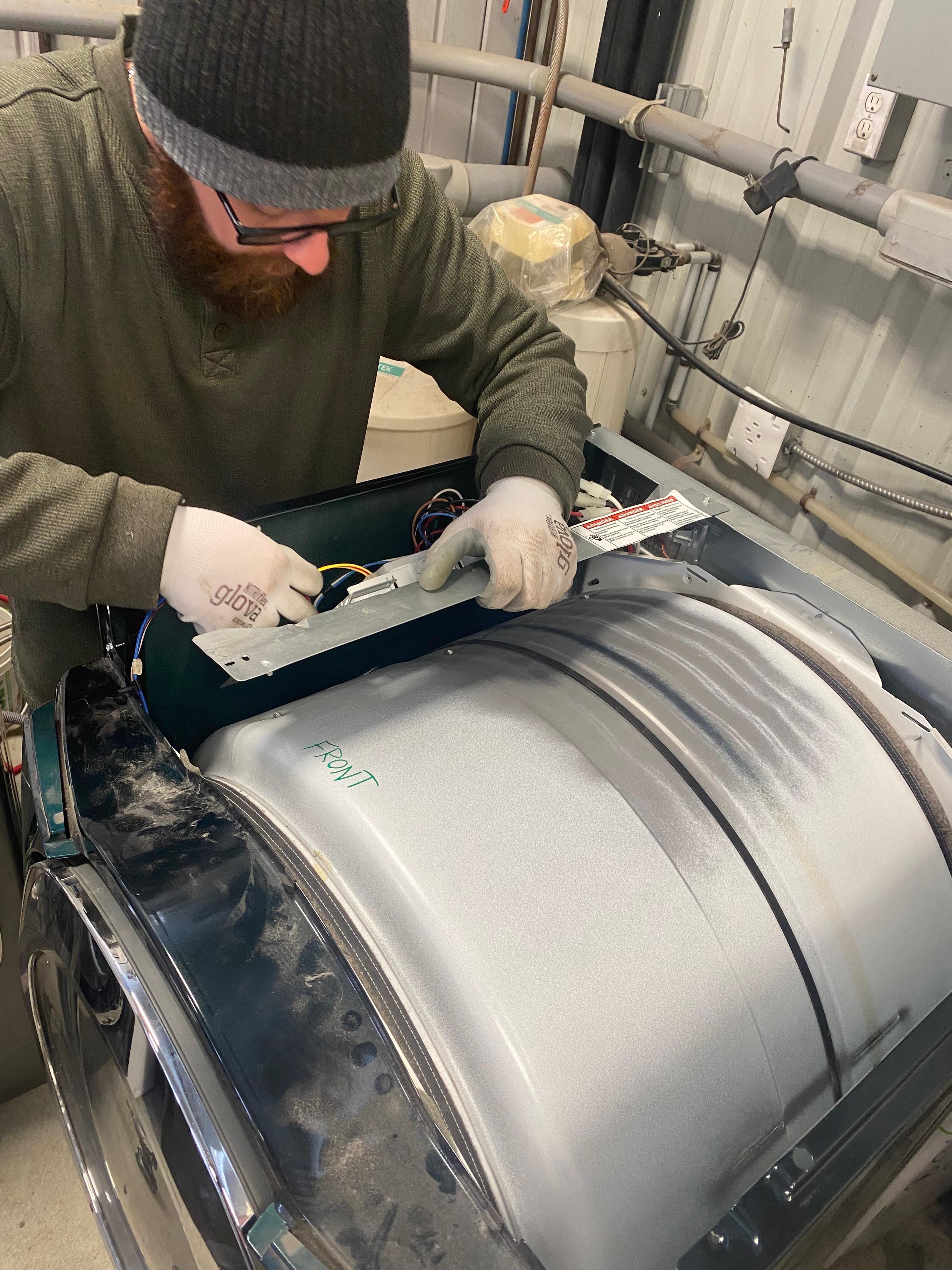 Dryer repair services in Calgary South – expert appliance technicians from SMS Appliances offering fast and affordable repairs.