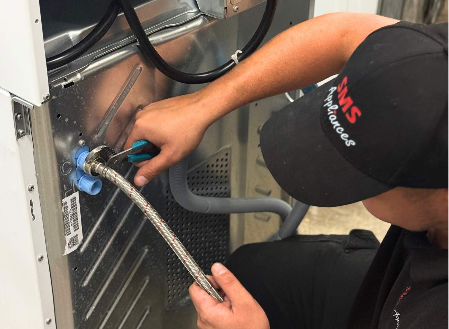 Expert appliance installation services in Calgary North by SMS Appliances, providing professional setup for refrigerators, dishwashers, washers, and dryers with reliable local technicians.