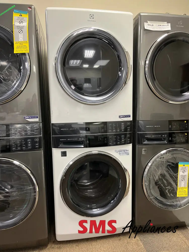 New – 27’’ Laundry Set Electrolux ELTE760CAW