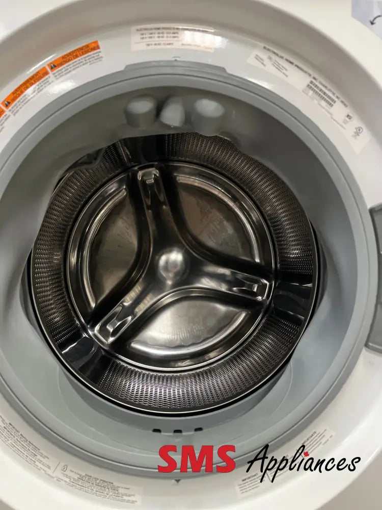 New – 27’’ Laundry Set Electrolux ELTE760CAW