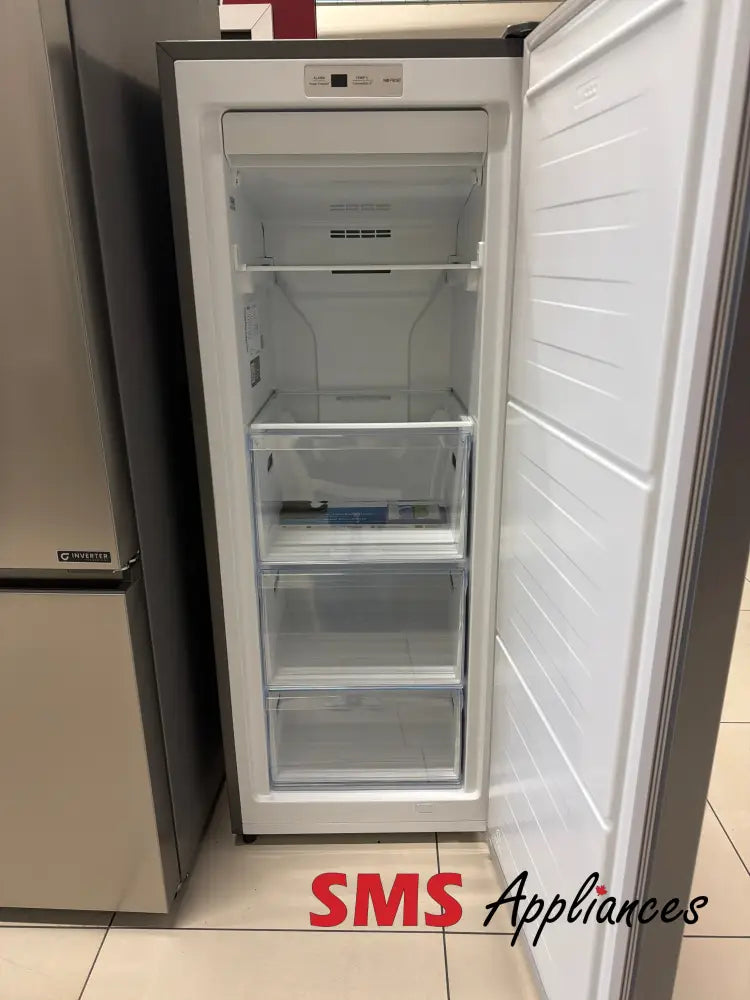Open Box – 22’’ Freezer Hisense FV06C7ASE