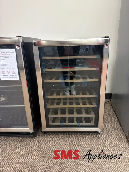 Open Box – 22’’ Frigidaire FRWW4543AS