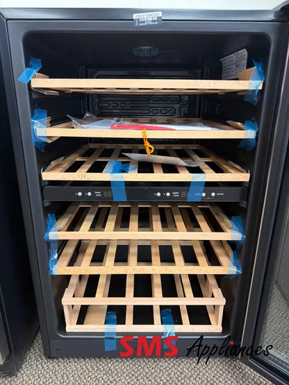 Open Box – 22’’ Frigidaire FRWW4543AS