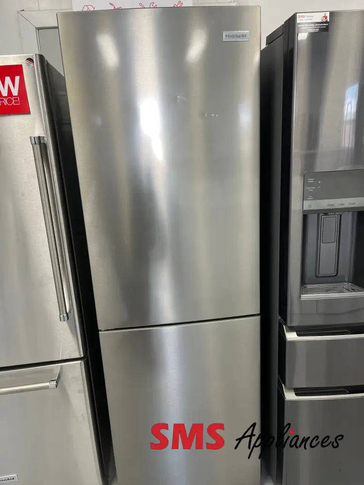 Open Box – 24’’ Fridge Frigidaire FRBG122AV