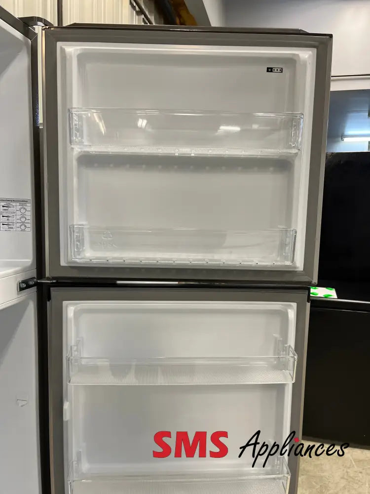 Open Box – 24’’ Fridge Hisense RT12A2CSE