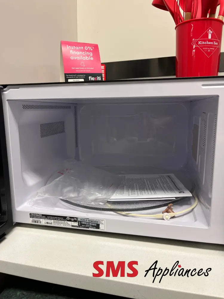Open Box – 24’’ Microwave Frigidaire GMBS3068ADA