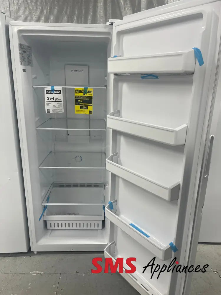 Open Box – 28’’ Freezer Frigidaire FFUE1826AW