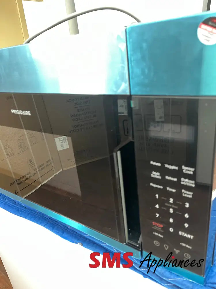 Open Box – 30’’ Microwave Frigidaire FMOW1852AS