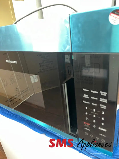 Open Box – 30’’ Microwave Frigidaire FMOW1852AS