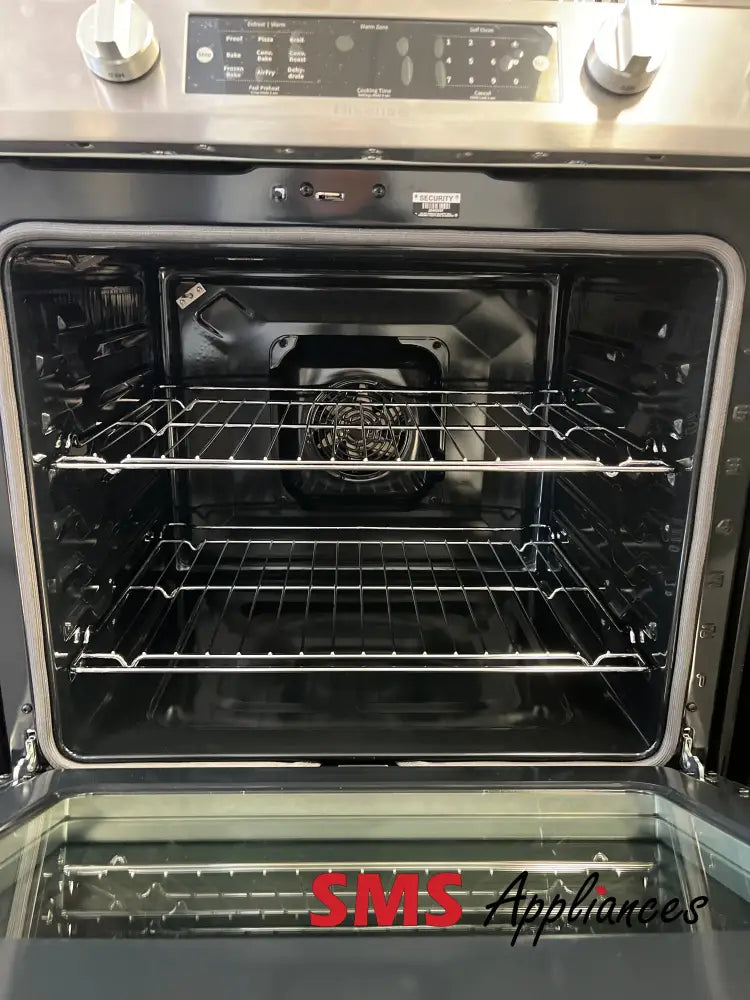 Open Box – ’ Stove Hisense HFE3501CPS