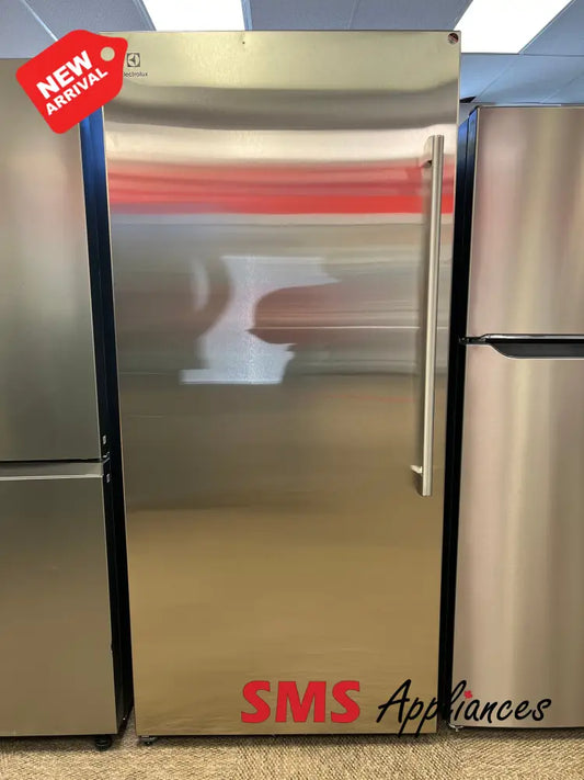 Open Box – 33’’ Freezer Electrolux EI33AF80WSB