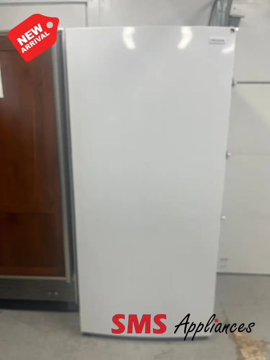Open Box – 33’’ Freezer Frigidaire FFUE2022AW