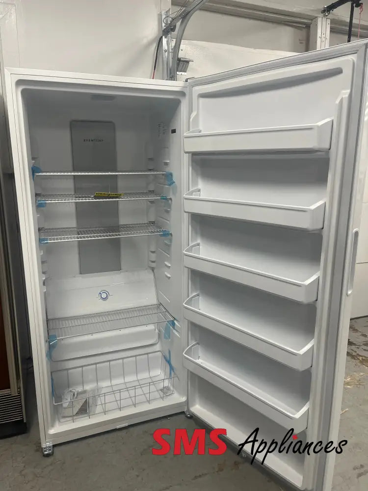 Open Box – 33’’ Freezer Frigidaire FFUE2022AW