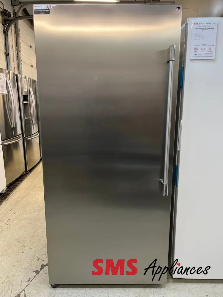 Open Box – 33’’ Freezer Frigidaire FPFU19F8WF