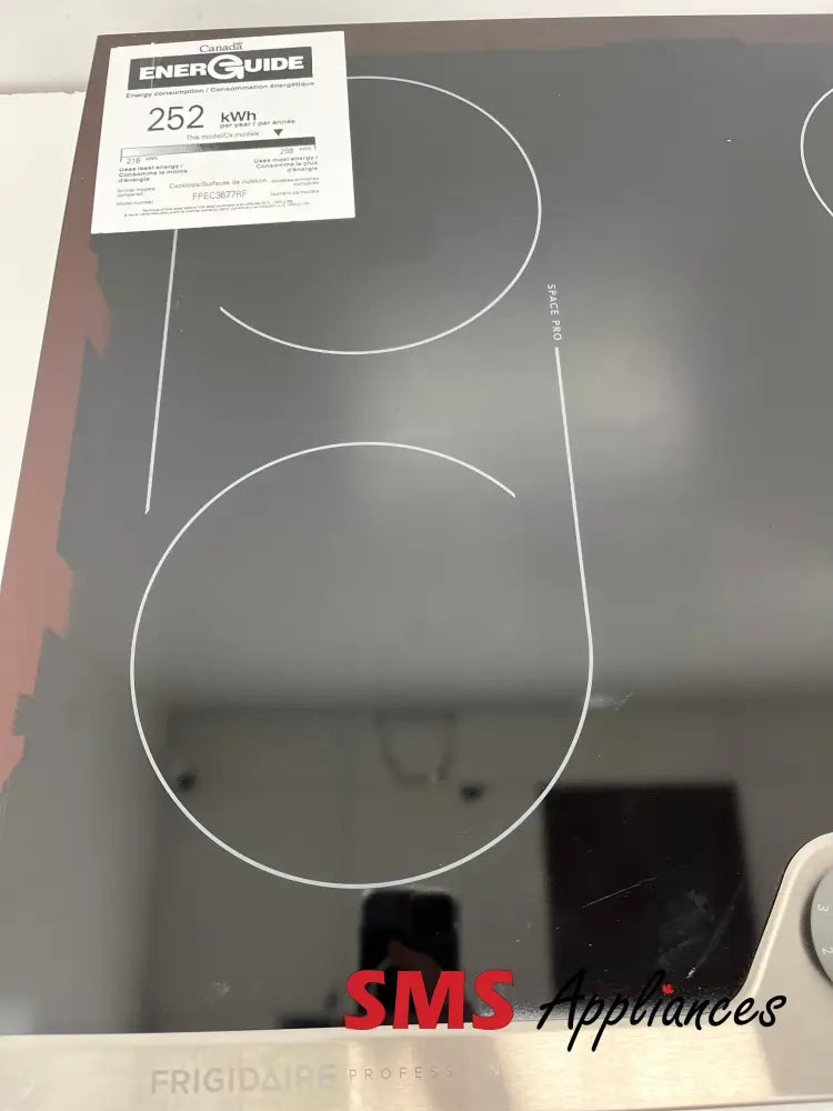 Open Box – 37’’ Cooktop Frigidaire FPEC3677RF