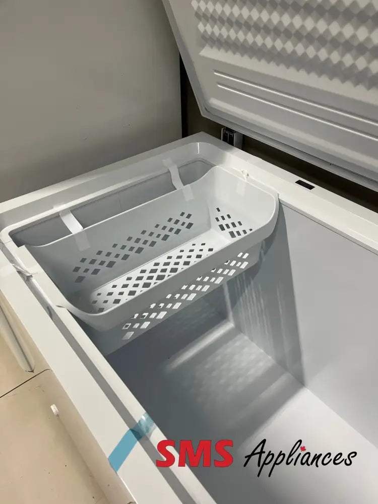 Open Box – 83’’ Freezer Frigidaire FFCL2542AW