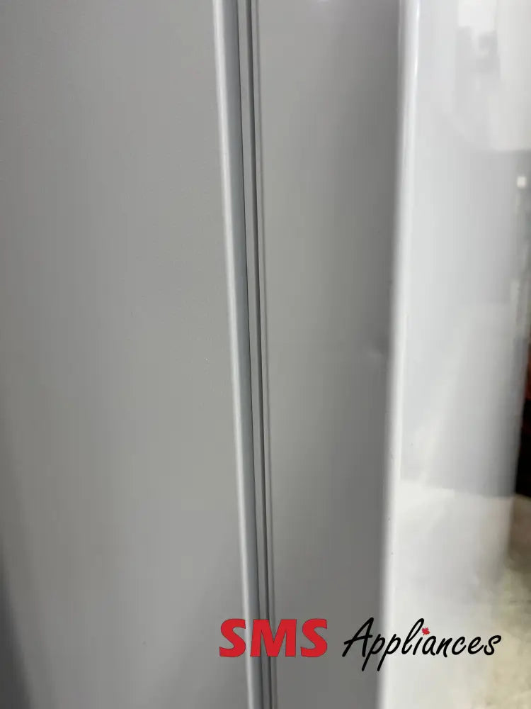 Open Box – ’ Fridge Frigidaire Ffet1222uw