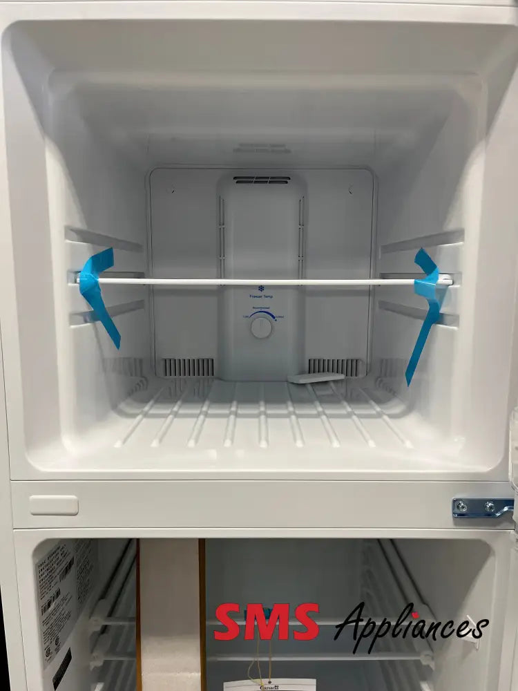 Open Box – ’ Fridge Frigidaire Ffet1222uw