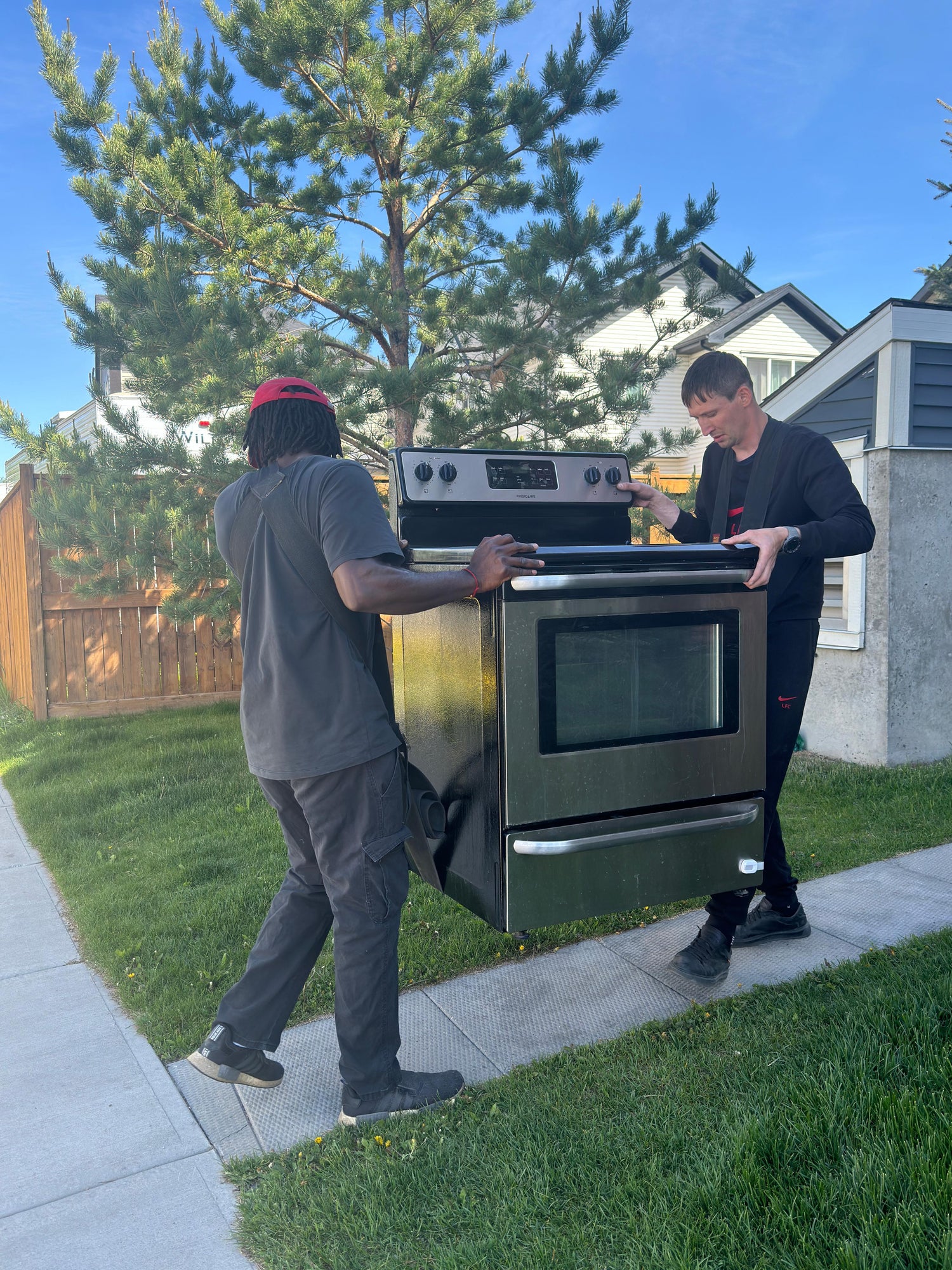Professional stove delivery and logistics services in Saskatoon by SMS Appliances