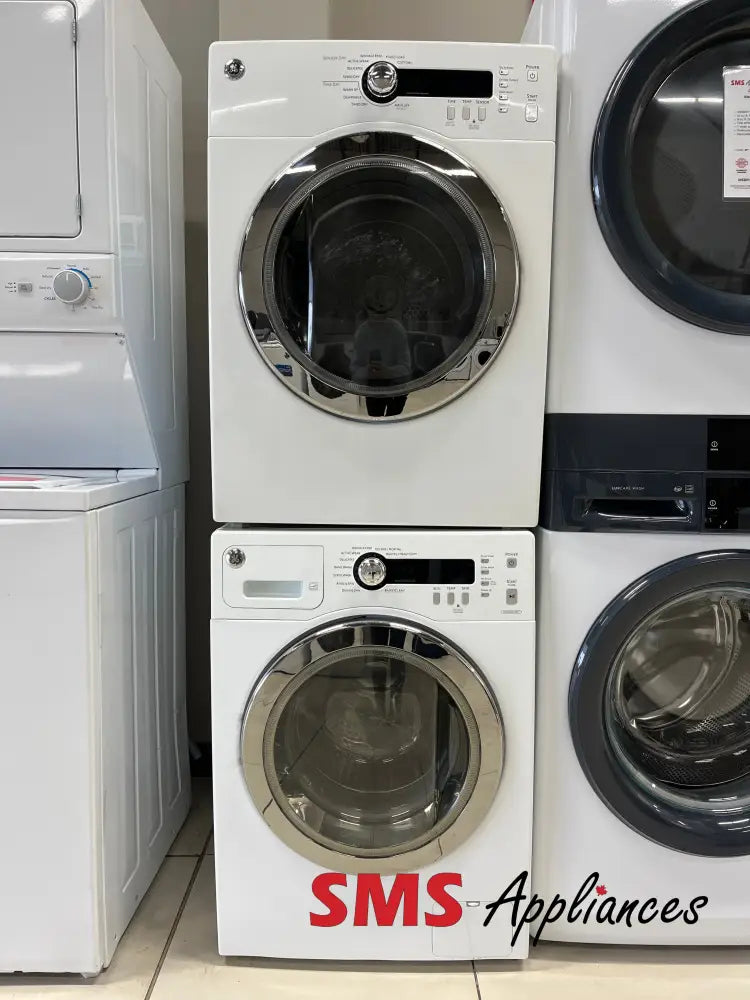 Refurbished – 24’’ Laundry Set GE WCVH4800K2WW