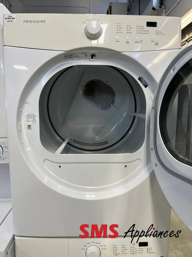 Refurbished – 27’’ Laundry Set Frigidaire FFFW5000QW / CFQE5000QW