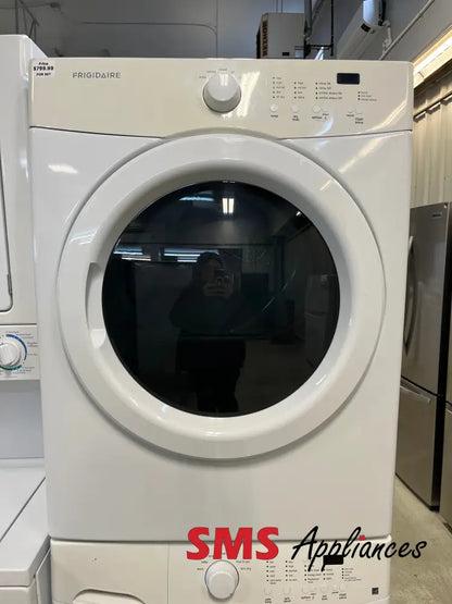 Refurbished – 27’’ Laundry Set Frigidaire FFFW5000QW / CFQE5000QW