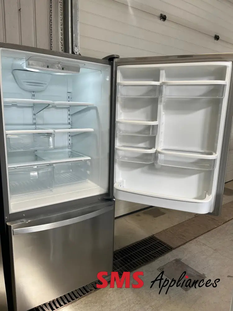 Refurbished – 30’’ Fridge Whirlpool WRB329RFM