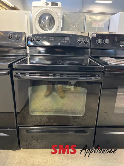 Refurbished – 30’’ Stove GE JCBP660DT1BB