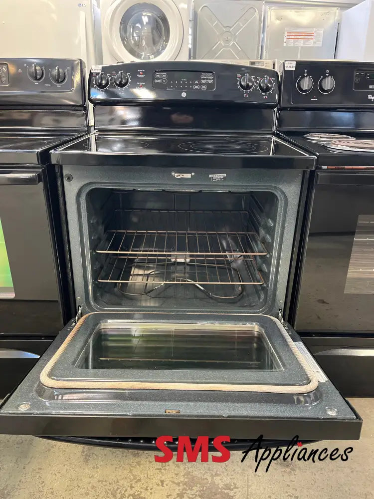 Refurbished – 30’’ Stove GE JCBP660DT1BB