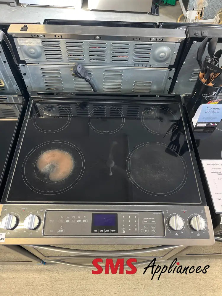 Refurbished – 30’’ Stove Whirlpool YWEE730H0DS