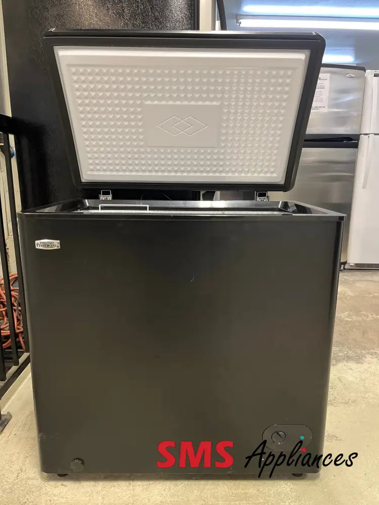 Refurbished – 32’’ Freezer Danby DCF055A1BP