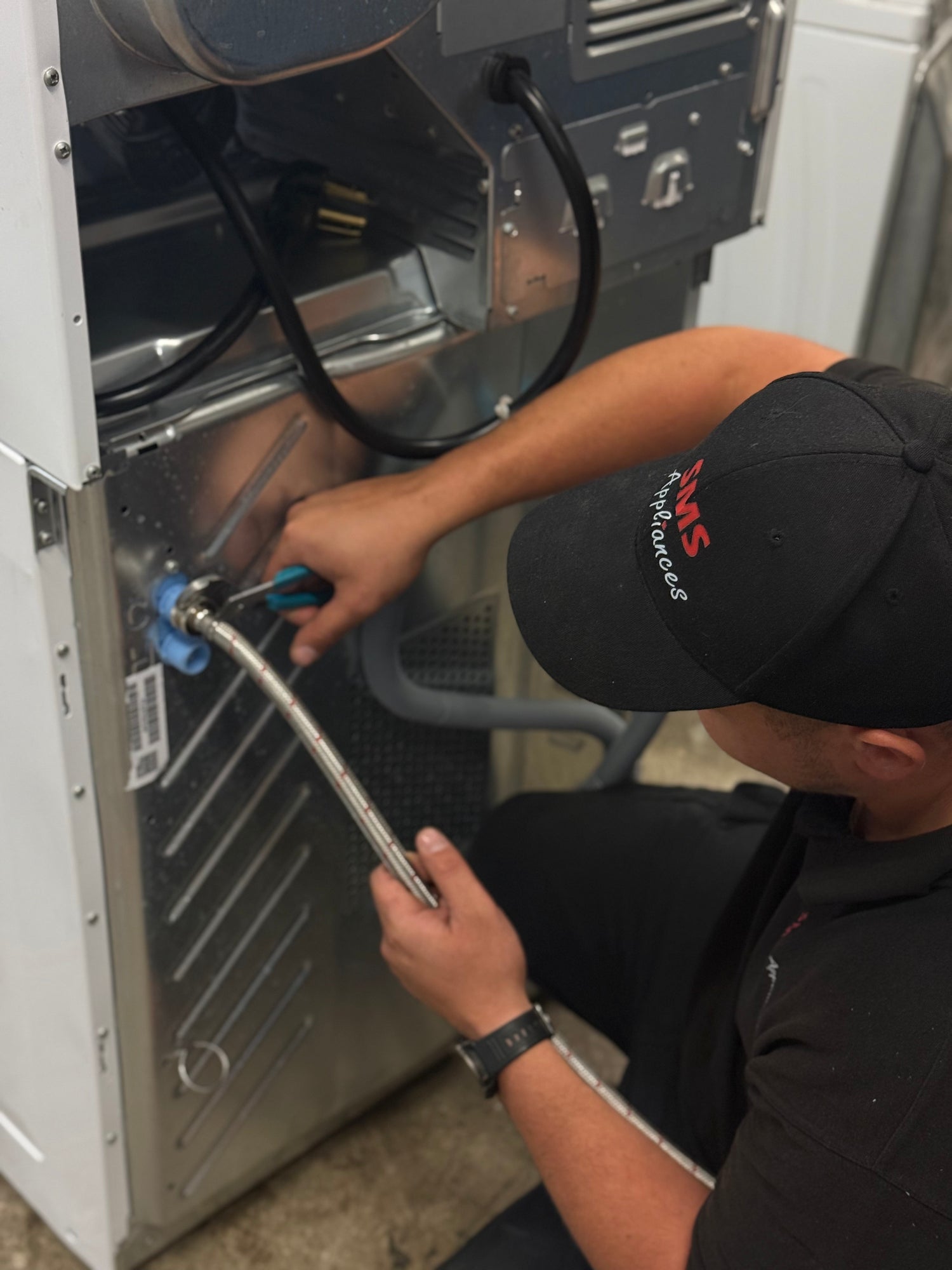 Washer installation services in Calgary North – expert appliance technicians from SMS Appliances offering fast and affordable installation.